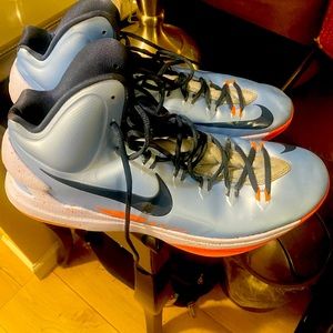 Nike basketball high tops Men Size 13.